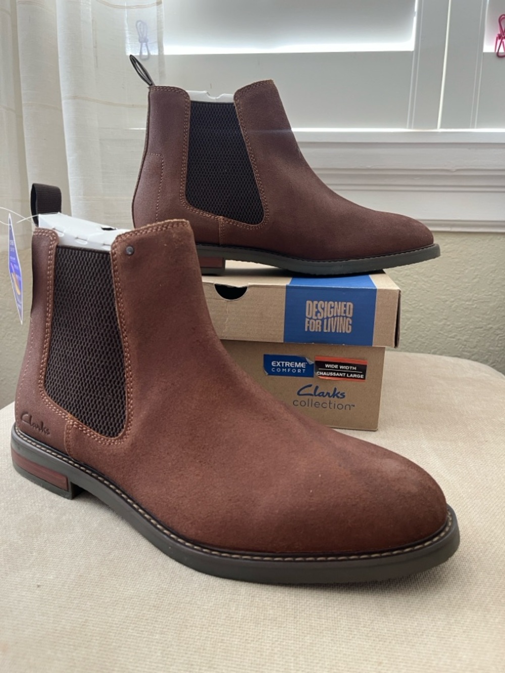 Clarks Men’s Brown Suede Chukka Chelsea Boots